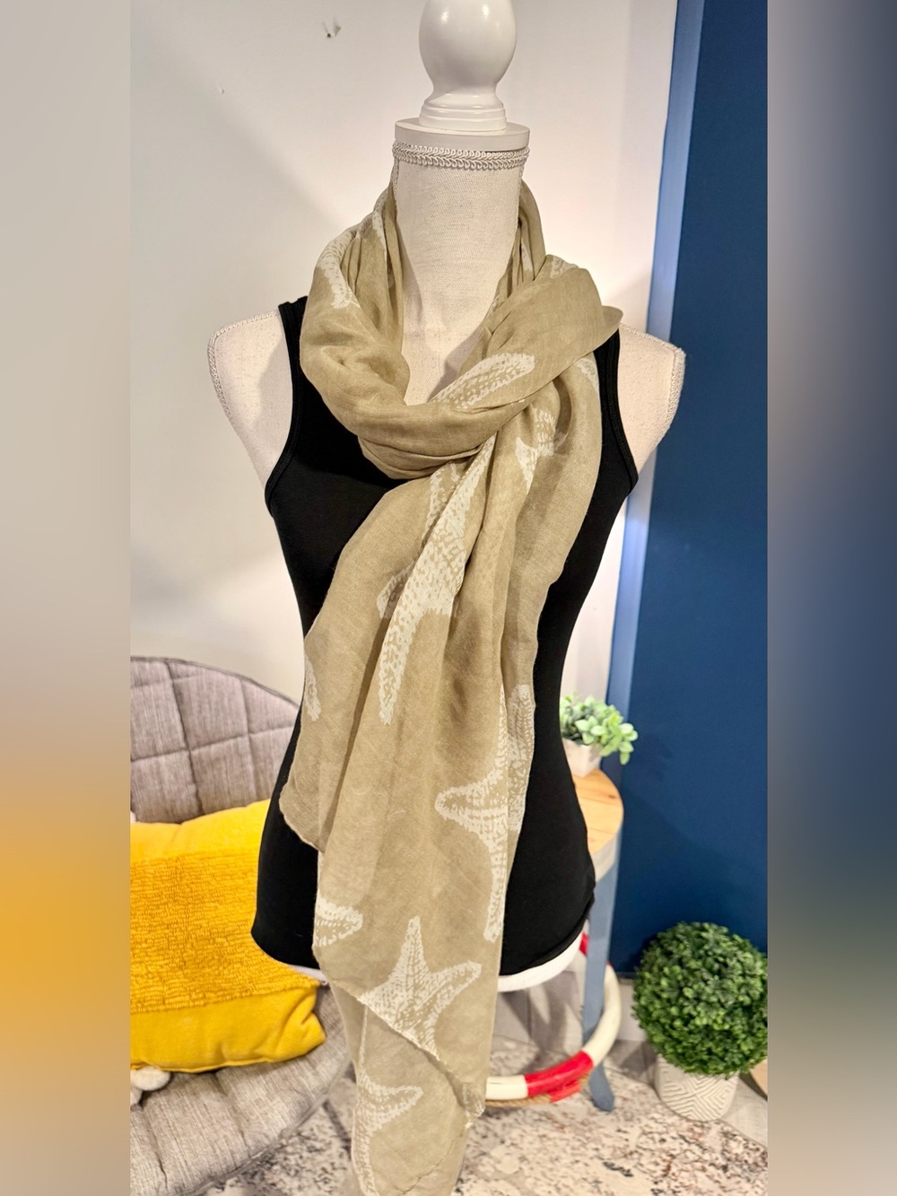 Pretty Persuasions Starfish Lightweight Scarf